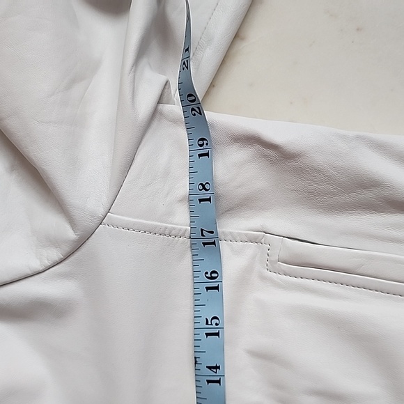 NWT LaMarque luxury white leather jacket size medium - Picture 15 of 17